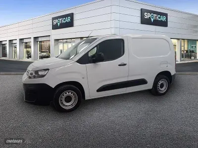 Usado Citroën Berlingo 102 CV (75 kW) 2022 Blanco Monovolumen