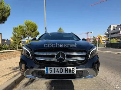 Usado Mercedes GLA200 Urban 136 CV (100 kW) 2014 Negro SUV