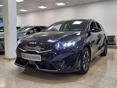 Usado Kia Ceed 141 CV (103 kW) 2024 Negro Utilitario