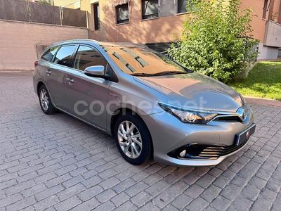 Toyota Auris Hybrid