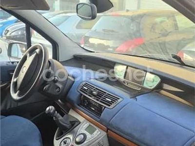 Usado Lancia Phedra 128 CV (94 kW) 2004 Negro Monovolumen