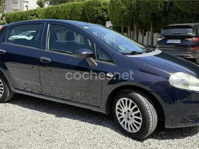 Usado Fiat Grande Punto Dynamic 77 CV (56 kW) 2009 Azul Utilitario