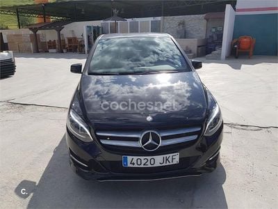 Usado Mercedes B200 136 CV (100 kW) 2015 Negro Monovolumen