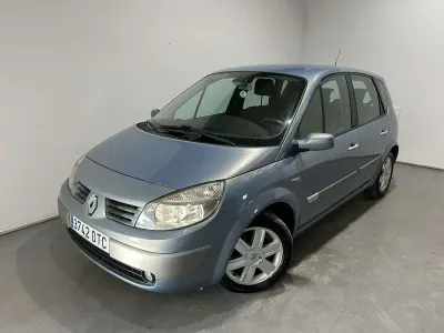 Usado Renault Scenic E-Tech Evolution 125 kW (170 CV) 2005 Azul SUV