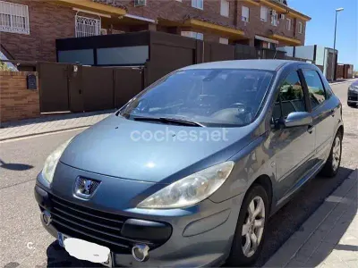 Usado Peugeot 307 90 CV (66 kW) 2007 Gris / plata Berlina