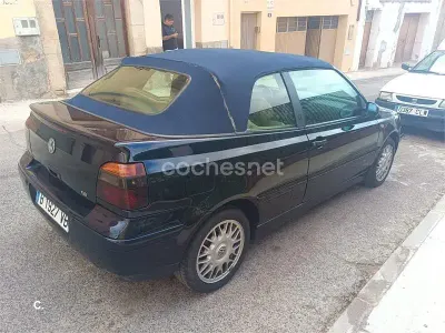 Usado VW Golf Cabriolet 100 CV (73 kW) 1999 Negro Descapotable