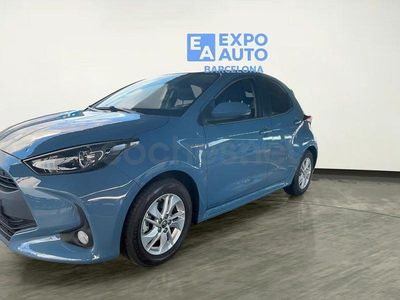 Usado Toyota Yaris Hybrid Active 116 CV (85 kW) 2021 Azul Berlina