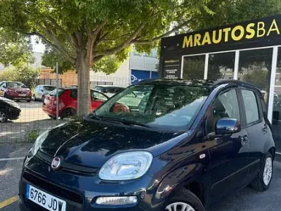 Usado Fiat Panda Lounge 69 CV (50 kW) 2015 Azul Utilitario