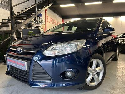 Usado Ford Focus Trend 125 CV (91 kW) 2014 Azul Berlina