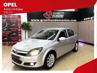 Begagnad Opel Astra Enjoy 105 HK (77 kW) 2005 Grå Halvkombi
