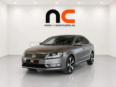 Usado VW Passat Advance 140 CV (102 kW) 2013 Marrón Berlina
