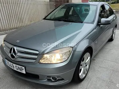 Usado Mercedes C200 Avantgarde 136 CV (100 kW) 2009 Gris / plata Berlina