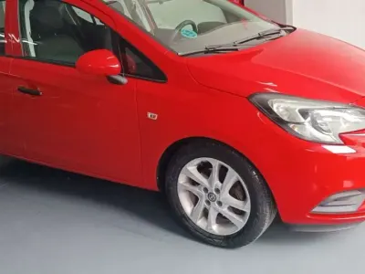 Usado Opel Corsa Business 75 CV (55 kW) 2016 Rojo Utilitario