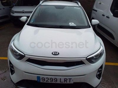 Usado Kia Stonic 100 CV (73 kW) 2021 Blanco SUV