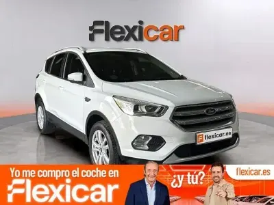 Usado Ford Kuga Trend 120 CV (88 kW) 2019 Blanco SUV