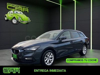 Usado Seat Leon Style 110 CV (80 kW) 2022 Gris / plata Familiar