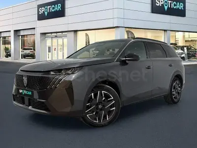 Usado Peugeot 5008 Allure 145 CV (106 kW) 2025 Gris / plata SUV