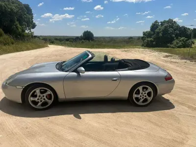Usado Porsche 911 Carrera Cabriolet 320 CV (235 kW) 2001 Gris Descapotable