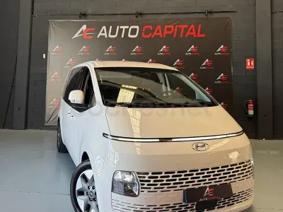 Usado Hyundai Staria 177 CV (130 kW) 2022 Blanco Monovolumen