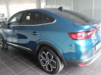 Usado Renault Arkana Techno 140 CV (102 kW) 2022 Azul SUV