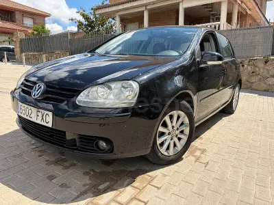 Usado VW Golf V 102 CV (75 kW) 2007 Negro Berlina