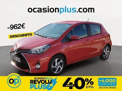 Usado Toyota Yaris Hybrid Active 100 CV (73 kW) 2016 Rojo