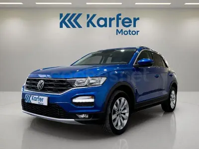 Usado VW T-Roc Advance 150 CV (110 kW) 2021 Azul SUV