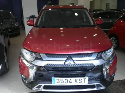 Usado Mitsubishi Outlander Motion 150 CV (110 kW) 2019 Granate SUV
