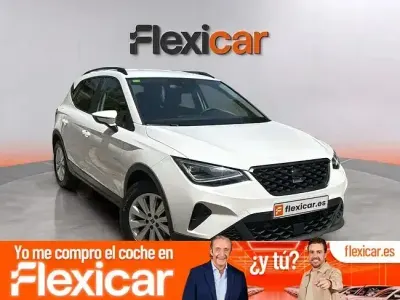 Usado Seat Arona Style Plus 110 CV (80 kW) 2022 Blanco SUV