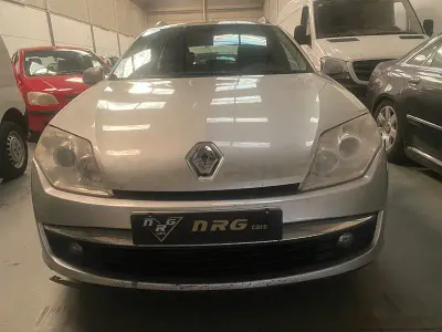 Usado Renault Laguna III Authentique 130 CV (95 kW) 2009 Gris / plata Familiar