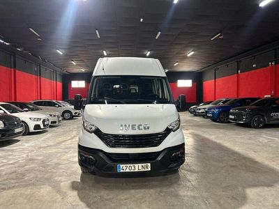 Begagnad Iveco Daily 136 HK (100 kW) 2021 Vit Sedan