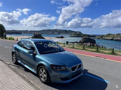 Usado Volvo C30 Momentum 100 CV (73 kW) 2008 Azul Utilitario