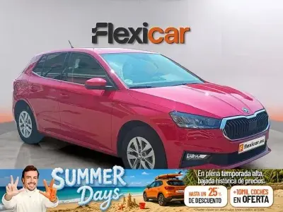 Usado Skoda Fabia Selection 95 CV (69 kW) 2024 Rojo Utilitario
