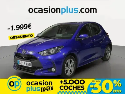 Begagnad Toyota Yaris Hybrid Active 116 HK (85 kW) 2024 Blå Sedan