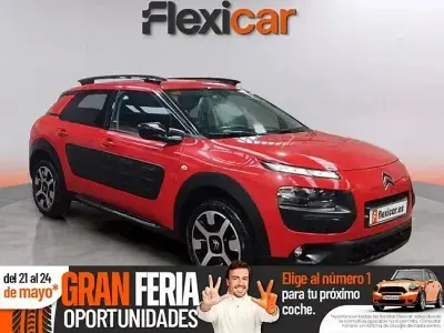 Käytetty Citroën C4 Cactus Feel 82 HP (60 kW) 2017 Punainen Viistoperä