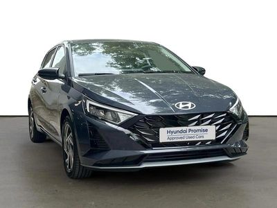 Nuevo Hyundai i20 100 CV (73 kW) 2025 Gris/plata
