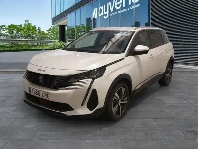 Usado Peugeot 5008 Allure 131 CV (96 kW) 2021 Blanco SUV