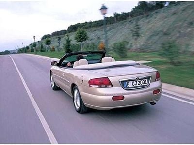 Usado Chrysler Sebring Cabriolet 203 CV (149 kW) 2002 Azul Descapotable