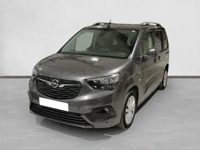 Usado Opel Combo Life Innovation 110 CV (80 kW) 2019 Gris / plata Monovolumen