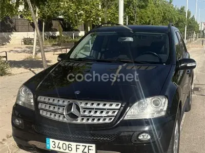 Usado Mercedes ML320 AMG Edition 1 224 CV (164 kW) 2008 Negro SUV