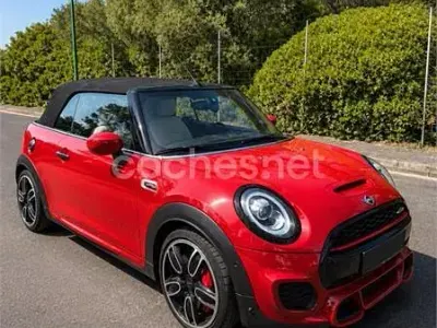 Usado Mini John Cooper Works Cabriolet 231 CV (169 kW) 2019 Rojo Descapotable