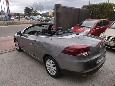 Usado Renault Mégane Cabriolet Dynamique 130 CV (95 kW) 2013 Gris / plata Descapotable