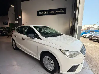 Usado Seat Ibiza Reference 95 CV (69 kW) 2019 Blanco Utilitario