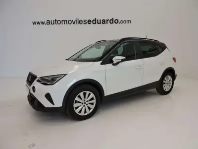Usado Seat Arona 110 CV (80 kW) 2021 Blanco SUV