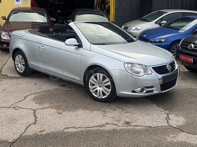 Usado VW Eos 122 CV (89 kW) 2008 Gris / plata Descapotable