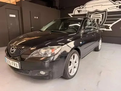Usado Mazda 3 Sportive 109 CV (80 kW) 2007 Negro Utilitario