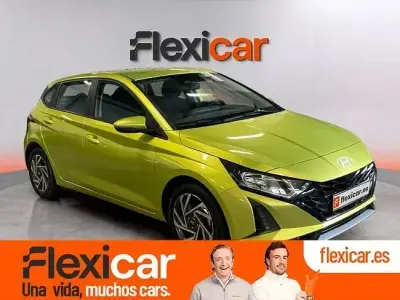 Usado Hyundai i20 100 CV (73 kW) 2024 Amarillo Utilitario