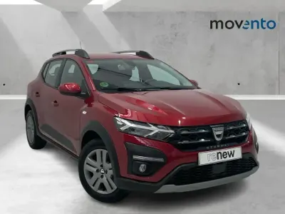 Usado Dacia Sandero Comfort 91 CV (66 kW) 2021 Rojo Berlina