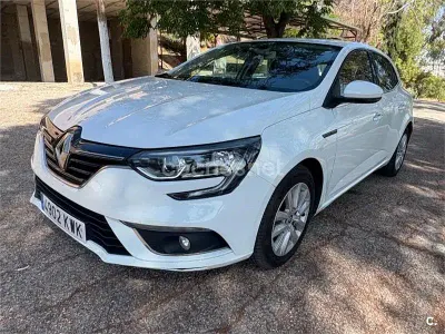 Usado Renault Mégane IV Business 115 CV (84 kW) 2019 Blanco Berlina