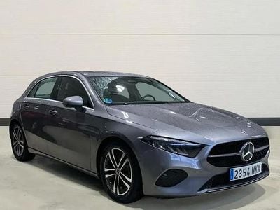 Begagnad Mercedes A180 136 HK (100 kW) 2023 Grå Sedan